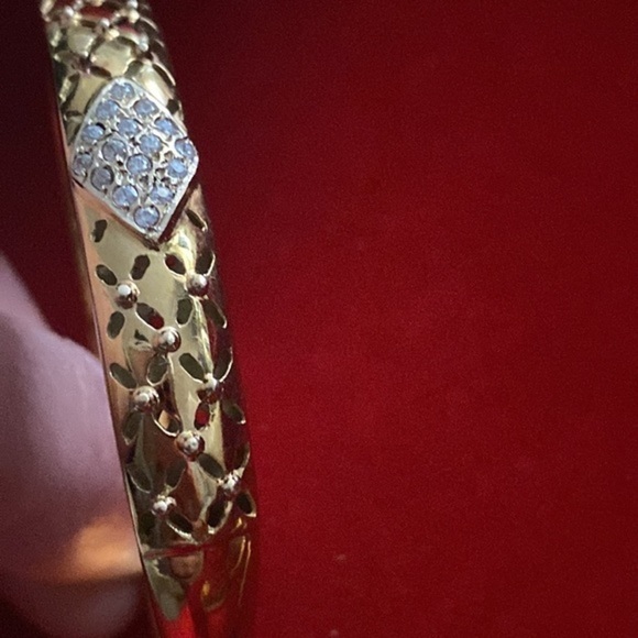 Gold bangle Bracelets gorgeous detailed work solid yellow gold with zirconium - Picture 4 of 14